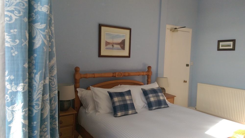 Lochinver Guesthouse Еър Екстериор снимка