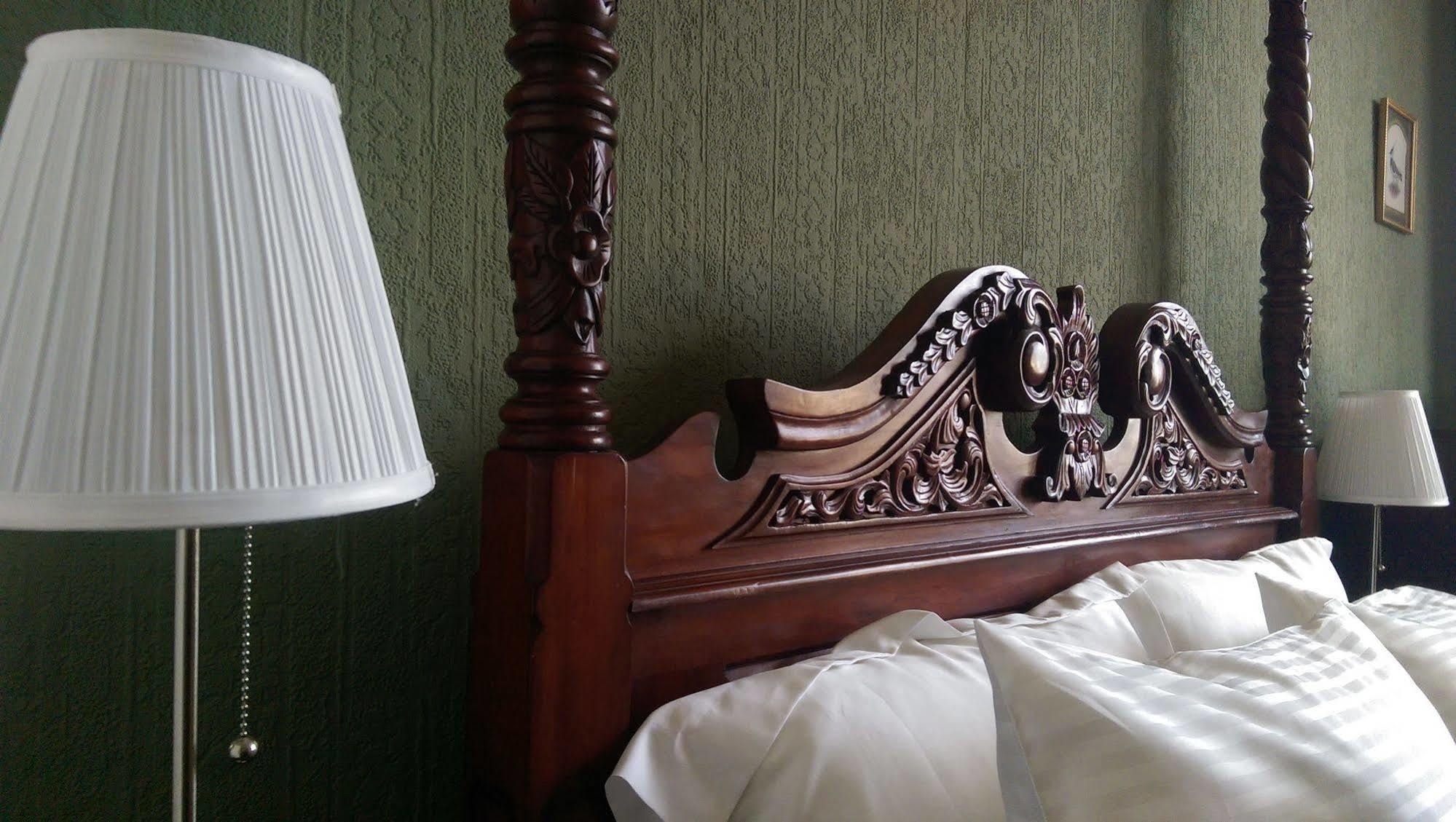 Lochinver Guesthouse Еър Екстериор снимка