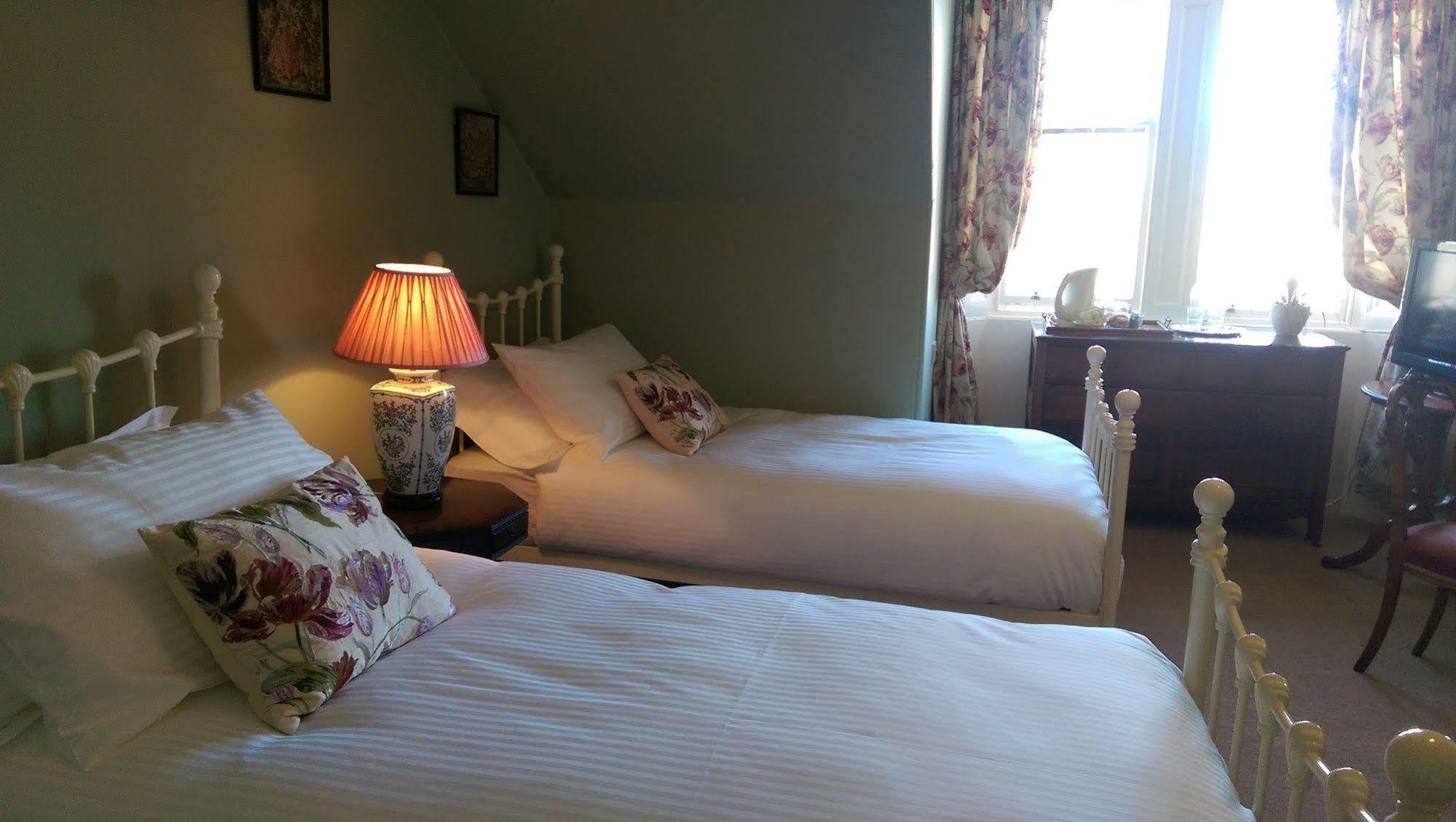 Lochinver Guesthouse Еър Екстериор снимка