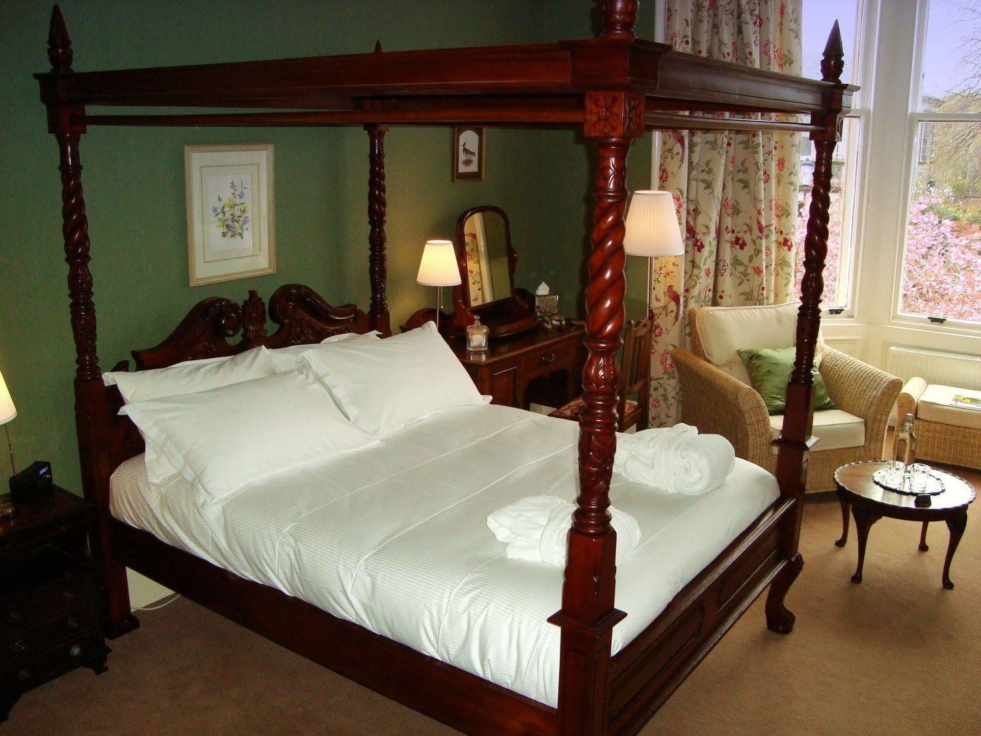 Lochinver Guesthouse Еър Екстериор снимка